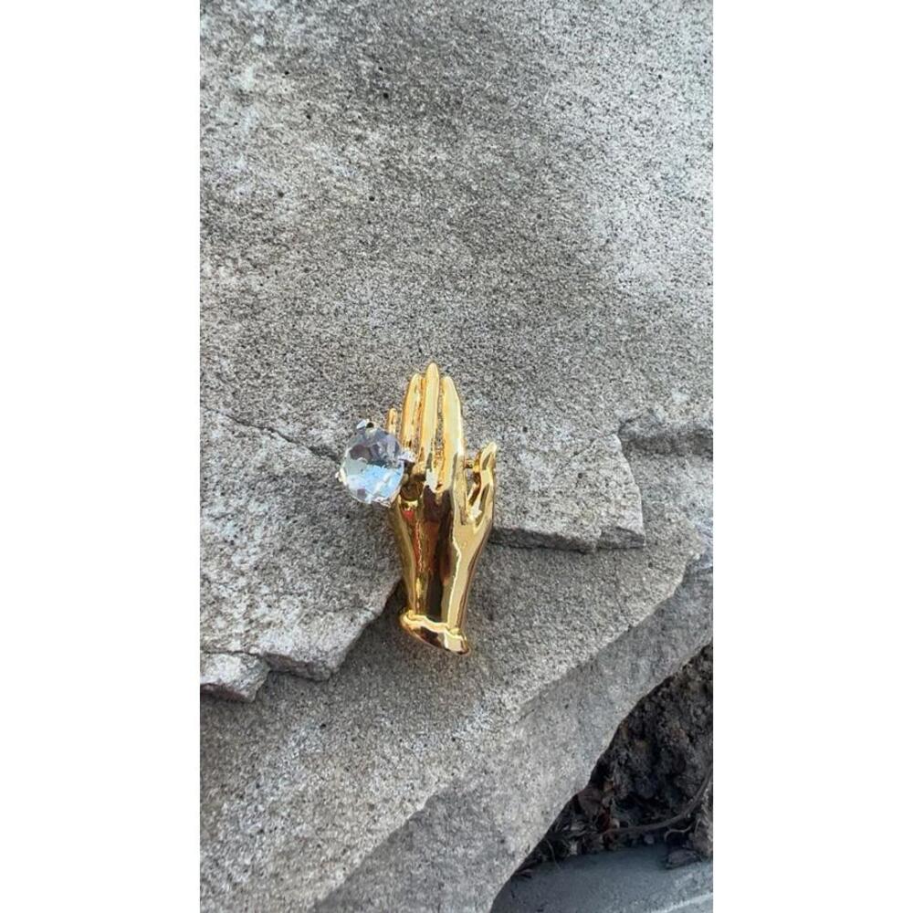Vintage Large Goldtone Hand Big Prong Set Rhinestone Diamond Brooch SEE DISCRIPT